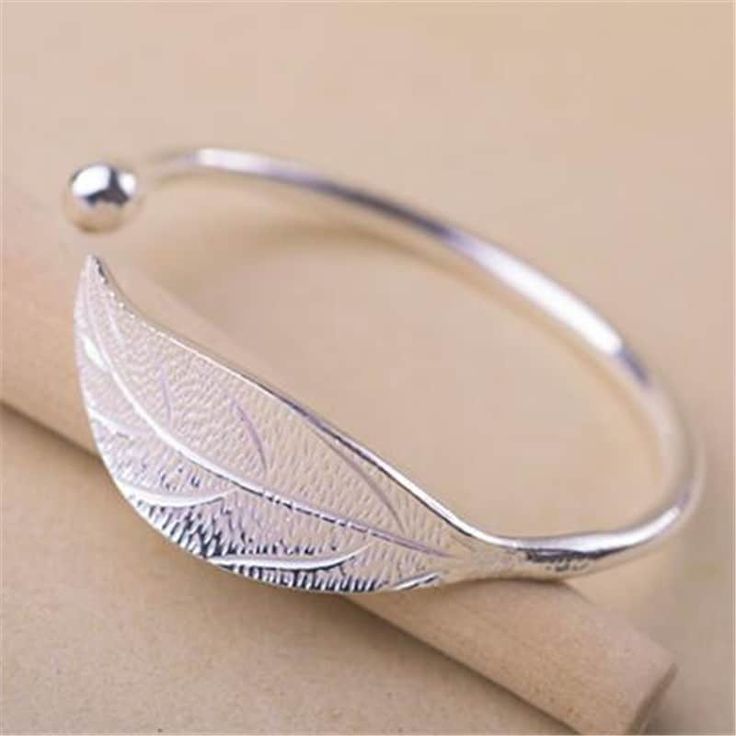 Leaf Shaped 925 Sterling Silver Bracelet - wnkrs Silver Bracelet Designs, قلادات متدلية, Silver Leaf Bracelet, Silver Bracelets For Women, Leaf Bracelet, Rings Gold, Leaf Jewelry, Bangle Bracelets With Charms, Christmas Gift Jewelry