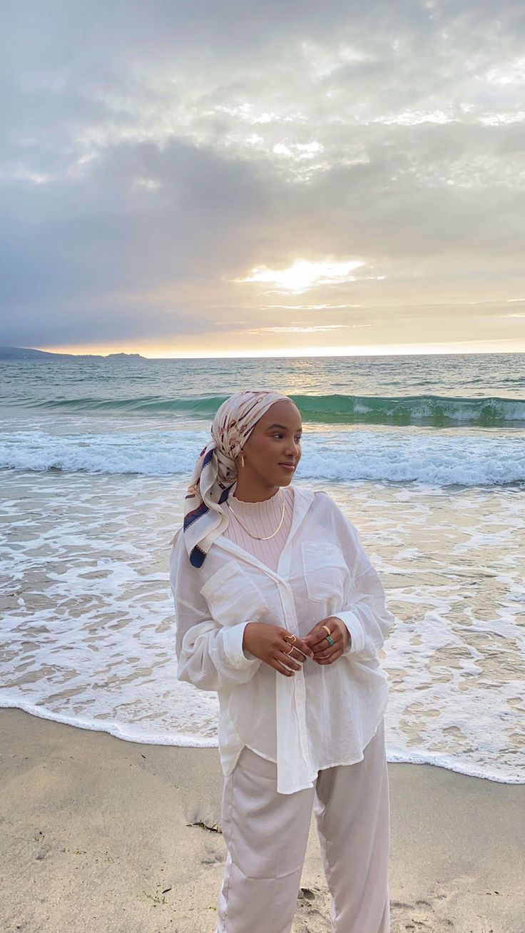 preeyoncé on Twitter: "Had the best birthday in Cornwall 🏖… " Langkawi Ootd, Outfit Beach Hijab, Hijab Beach Outfit, Hijabi Beach Outfit, Beach Outfit Hijab, Modest Beach Outfit, Hijab Beach, Modest Summer Fashion, Holiday Outfits Summer