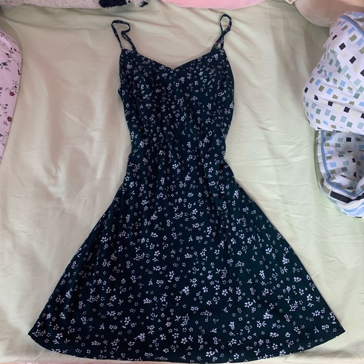 Reposhing This Item I Purchased From @Kellyhy8800. Loved It, But Ready To Rotate For Something New. Questions? Leave A Comment Below! *Please Note When I Bought This I Thought It Was A Fit And Flare Dress. I Was So Wrong! It Is A Slip Dress! I Don’t Want Others To Be Mislead By The Pictures. If You Have An Offer Go For It! I Just Randomly Picked A Price. *Never Wore It. *Nwt Dresses To Wear To School Casual, Casual Mini Dress With Sweetheart Neckline For Day Out, Casual Floral Dress With Sweetheart Neckline, Casual Mini Dress With Floral Print And Sweetheart Neckline, Casual Sundress With Floral Print And Sweetheart Neckline, Casual Beach Dress With Sweetheart Neckline, Casual Sundress With Sweetheart Neckline And Floral Print, Casual Sundress With Sweetheart Neckline For Beach, Casual Spaghetti Strap Dress For Daytime