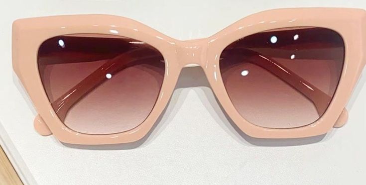 Cream Cat Eye sunglasses Casual Glass Cat Eye Sunglasses For Party, Casual Cat Eye Sunglasses For Party, Casual Cat Eye Sunglasses With Uva Protection, Casual Cat Eye Tinted Sunglasses For Spring, Retro Cat Eye Sunglasses With Uva Protection For Spring, Casual Cat Eye Sunglasses With Tinted Lenses, Casual Cat Eye Sunglasses With Polarized Lenses, Casual Plastic Cat Eye Sunglasses With Tinted Lenses, Casual Sunglasses With Tinted Glass Lenses