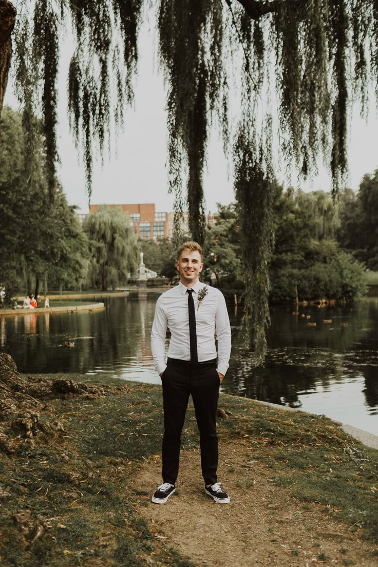 Groom Vans Wedding, No Jacket Wedding Groom Attire, Groom No Jacket Casual, Vans Wedding Shoes Men, Groom Attire With Sneakers, Groom With Converse, Elopement Attire Grooms, Vans Wedding Outfit, Simple Groom Attire Black