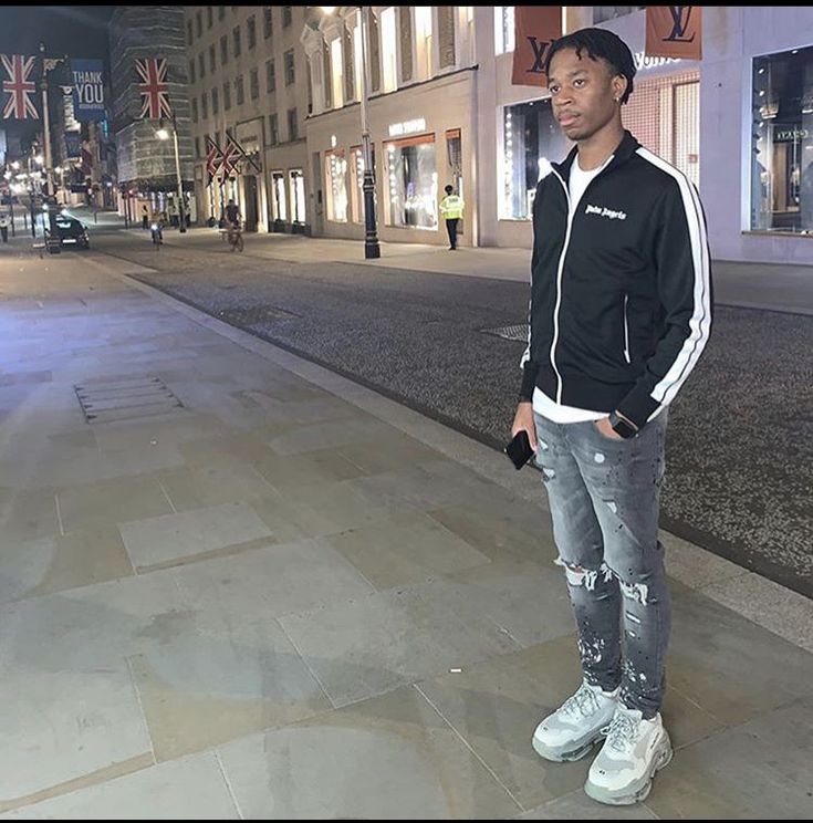 Triple S Outfit Men, Balenciaga Triple S Outfit Men, Palm Angels Men Outfit, Uk Drip Jeans, Balenciaga Fits Men, Balenciaga Triple S Outfit, Roadman Style, Psg Tracksuit Drip Men, Triple S Outfit