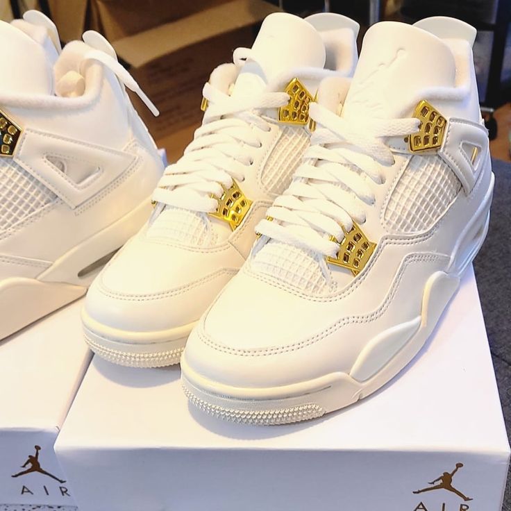 Brand New - Gold And White Women Size 8 Shoes For 15 Birthday, White And Gold Jordan 4, Womens Shoes Jordans, White Jordans 4s, Luxury Custom White Sneakers With Boost Midsole, Gold And White Quinceanera, Cream Jordans, Cute Shoes Women, Jordan Retro 4 White