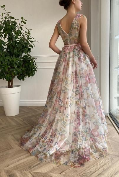 Teuta Matoshi Dresses, Matoshi Dress, Gorgeous Wedding Dress Princesses, Ethereal Dresses, Wedding Guest Outfit Ideas, Teuta Matoshi, Princess Bridal Gown, Red Wedding Dress, Floral Prom Dresses