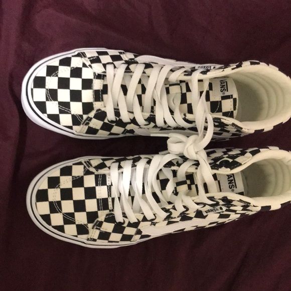 Size:7.5 black checkered hightop vans Checkered Vans High Tops, Checkered Converse, 2016 Tumblr Outfits, Hightop Vans, Check Vans, Deuce Gorgon, Hi Top Vans, Vans High, Classic Closet