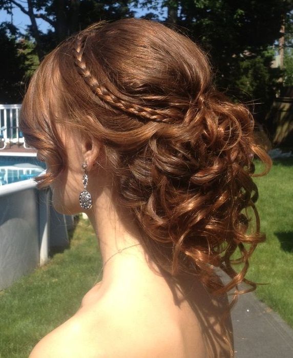 Alt Prom Hairstyles, Prom Hair For Short Hair Shoulder Length, Whimsical Curly Hairstyles, Short Hair For Homecoming, Prom Hair Shoulder Length, Prom Hair 2024, Homecoming Updo Hairstyles, 90s Prom Hair, Prom Curly Hair