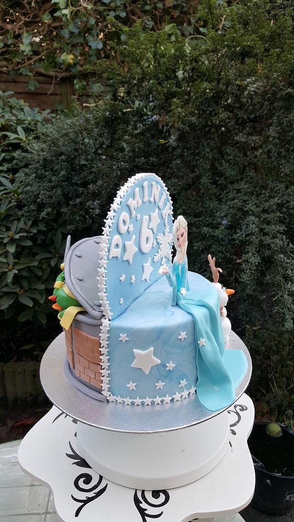 there is a cake that looks like it has been made to look like a princess