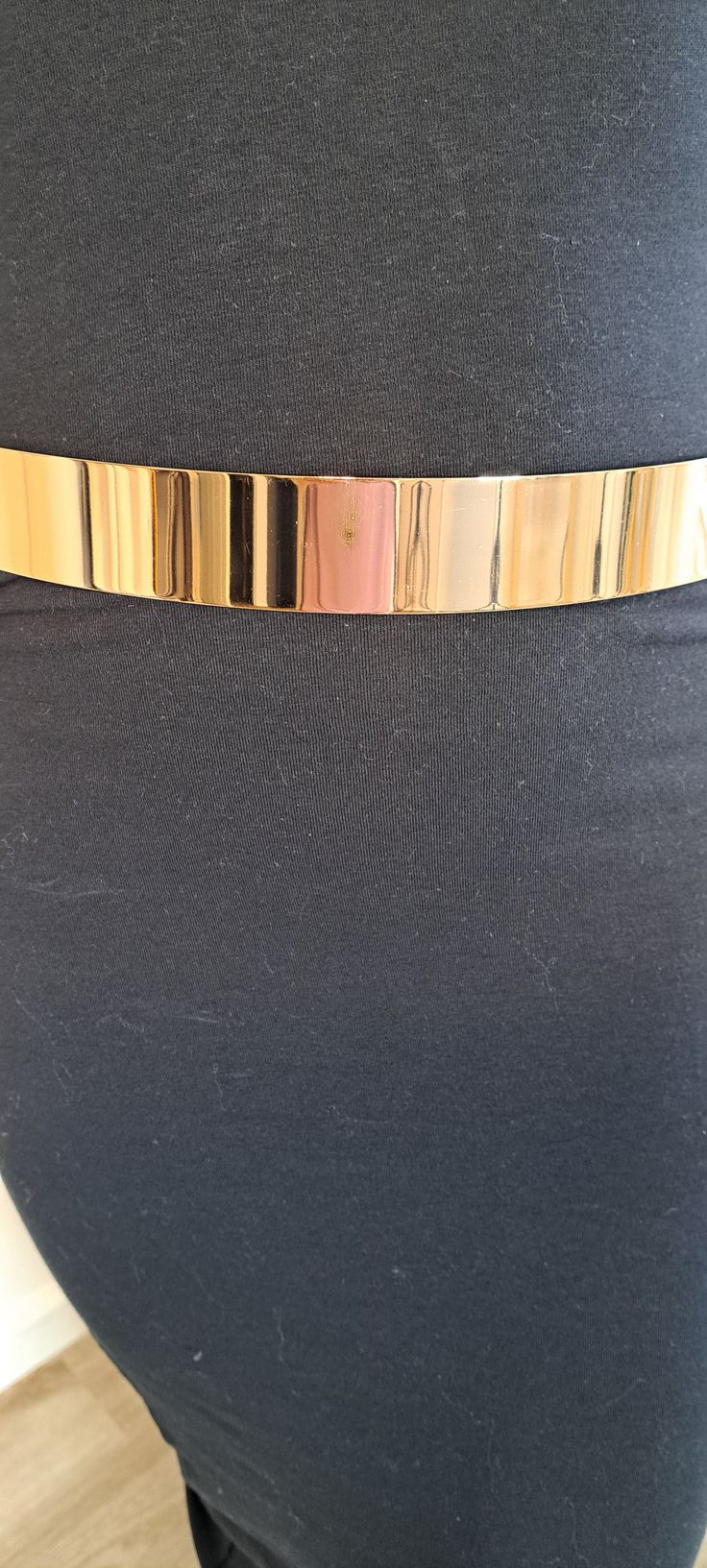 Regular size, gold plated buckle, elastic belt Free size: 28 1/2" x 1 3/8" 50% Metal 20% PU 30% Elastic Elastic Belt, Free Size, Gold Plate, Plating, Buckle, Elastic, Gold