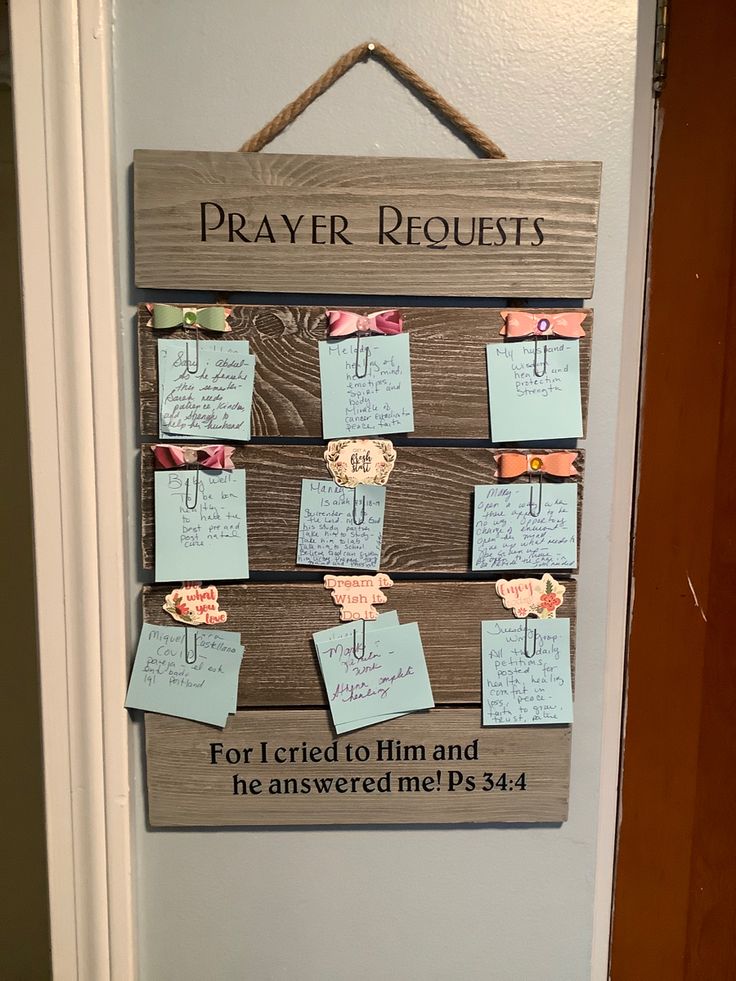 a bulletin board with notes pinned to it and the words prayer request written on it