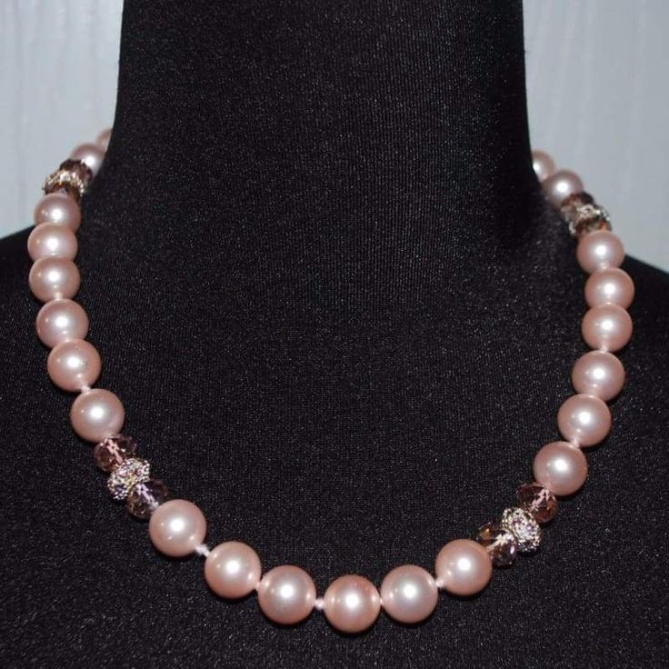 FBT -Pink Shell Pearls with Rhinestones Necklace - FashionByTeresa Jewelry Knots, Beading Ideas, Pink Necklace, Real Pearls, Rhinestone Bead, Unisex Jewelry, Pink Rhinestones, Shell Beads, Rhinestone Necklace