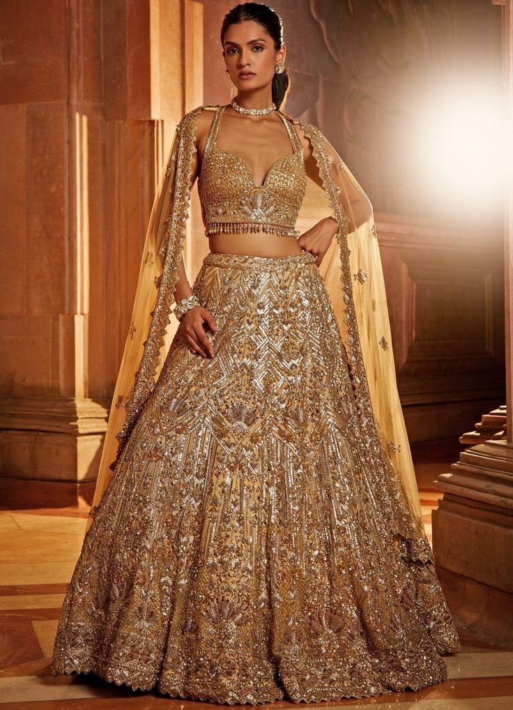 Glam Gold Tulle Lehenga Set Nitika Gujral - Fabilicious Fashion Sky Blue Lehenga, Bridal Lehenga Pakistani, Sequence Lehenga, Pakistani Bridal Lehenga, Peach Lehenga, Gold Tulle, Bridal Lehenga Red, Green Lehenga, Blue Lehenga