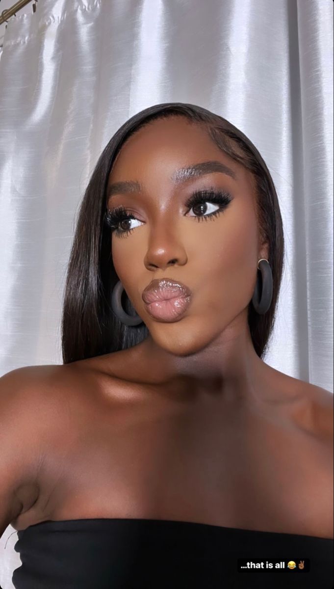 Soft Glam Black Women, Soft Glam Dark Skin, Natural Glam Makeup, Soft Makeup Looks, Formal Makeup, Soft Glam Makeup, Makeup Tut, Frontal Hairstyles, Makeup On Fleek