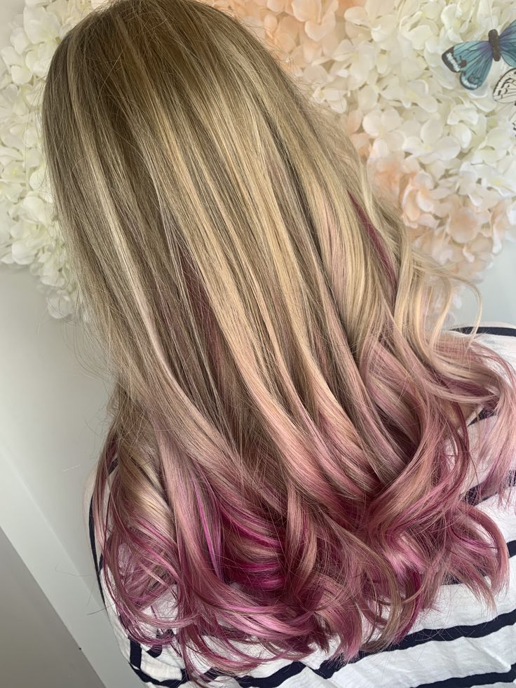 Blond With Colored Tips, Blond Hair With Colored Tips, Colored Hair Blonde, Dirty Blonde With Pink Highlights, Blonde Hair Pink Tips, Dirty Blonde Pink Highlights, Light Pink Ends On Blonde Hair, Pink Strand In Blonde Hair, Chunky Pink Highlights In Blonde Hair