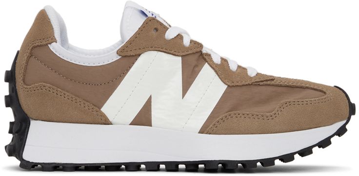 Brown Sneakers Women, Sneaker Head Men, New Balance For Men, New Balance For Women, New Balance Brown, Fashion Tennis Shoes, New Balance Outfit, Beige Sneakers, Brown Sneakers