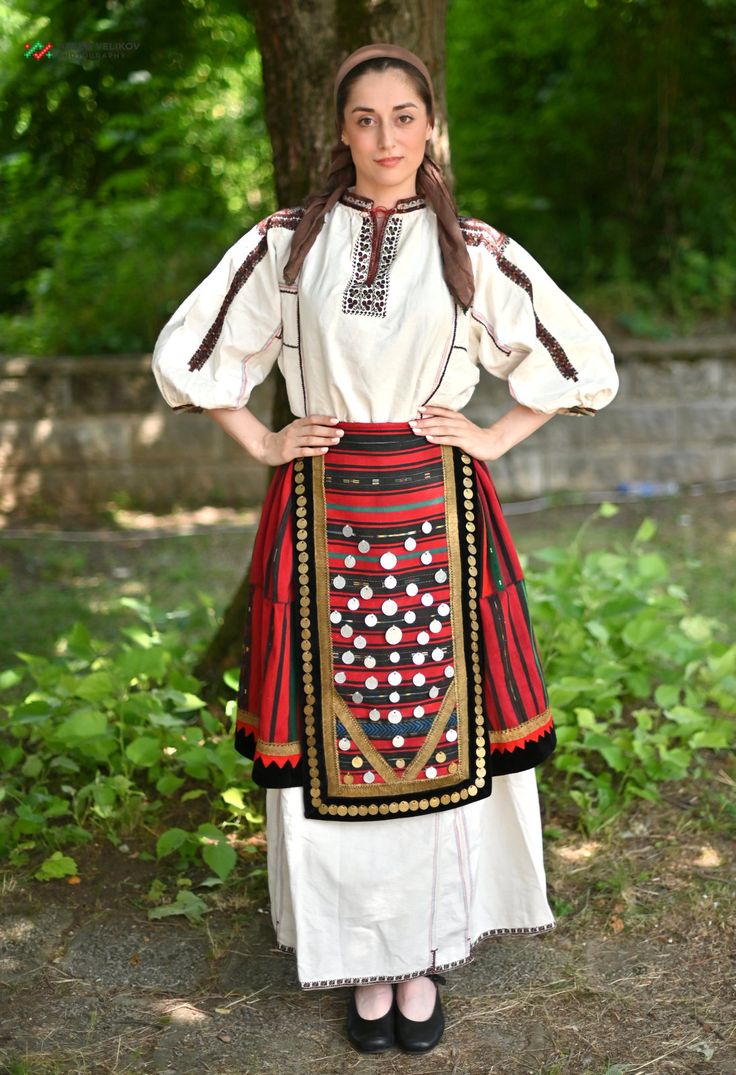 Bulgarian traditional clothing from Vratsa province. Credit: Assen Velikov Bulgarian Traditional Clothing, Bulgarian Women, Bulgarian Clothing, National Dress, Folk Dresses, Folk Costume, World Cultures, Traditional Clothing, Traditional Dresses