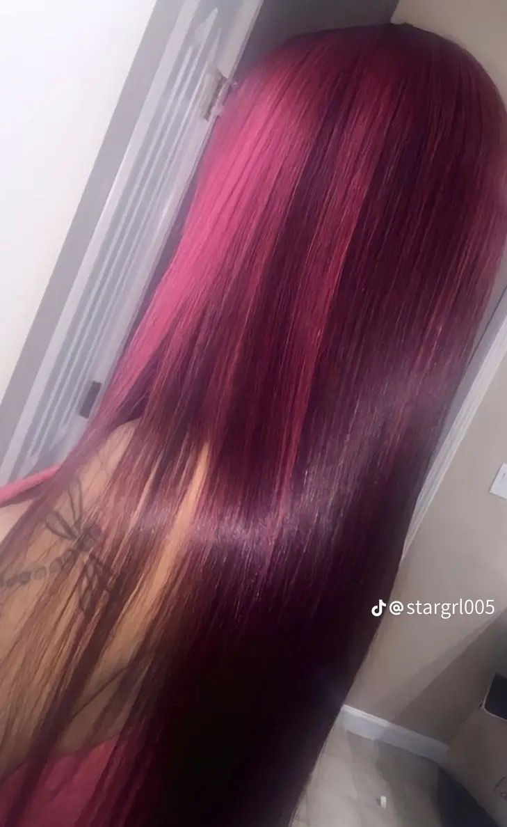 Pink Hair No Bleach, Hair Dye Ideas Color, Red Underneath Hair, Underhair Dye, Underneath Dyed Hair, Berry Pink Hair, Mommy Hair, Bright Pink Hair, Highlighted Hair