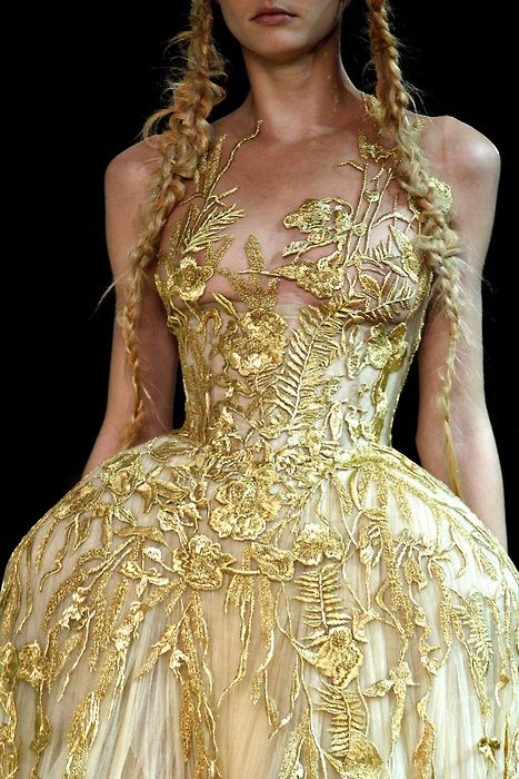 Haute Couture Style, Detail Couture, Mode Tips, Couture Mode, Zuhair Murad, Herve Leger, John Varvatos, Beauty And Fashion, Fantasy Fashion