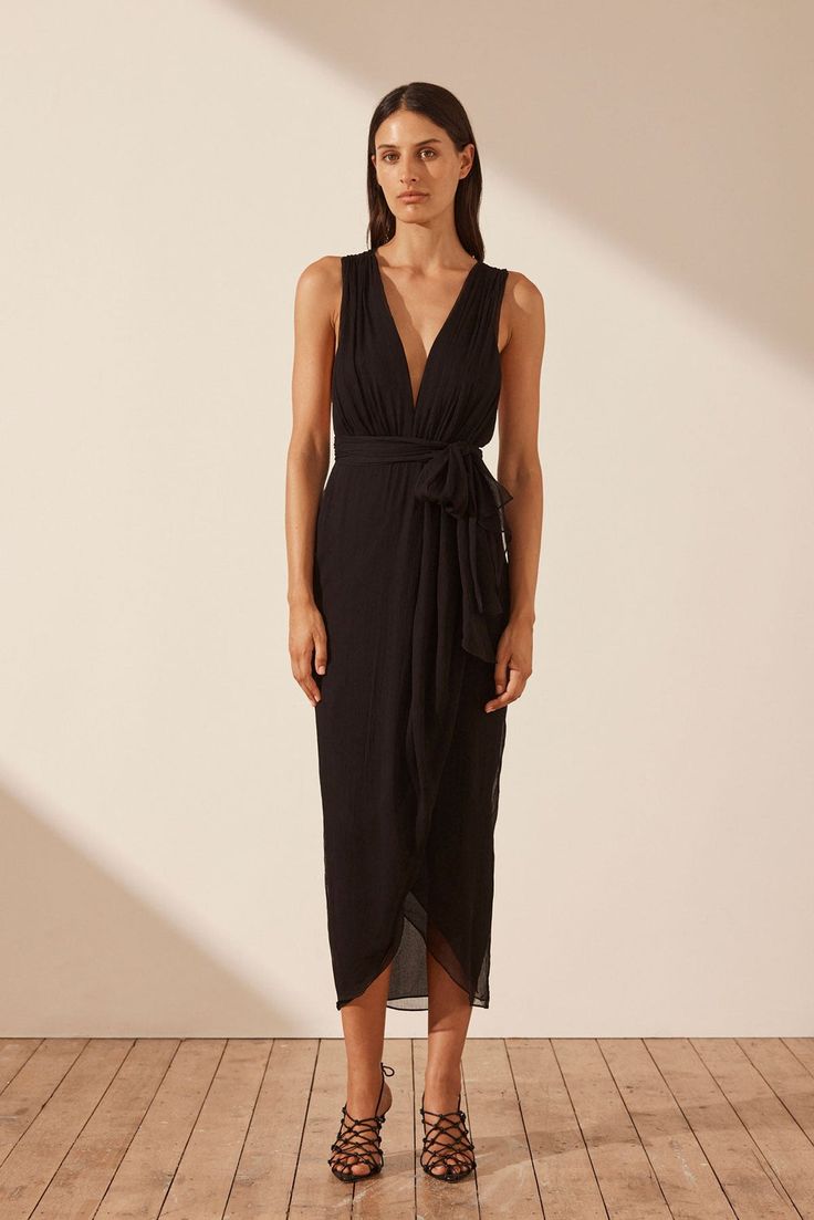 Tie-back Midi Dress For Night Out, Chic Sheer Midi Dress For Gala, Chic Sheer Backless Dress, Chic Evening Midi Dress With Sheer Back, Chic V-neck Backless Dress For Gala, Sheer Chiffon Midi Dress For Evening, Chic Sheer Back Maxi Dress For Night Out, Sheer Chiffon Evening Midi Dress, Summer Gala Maxi Dress With Sheer Back