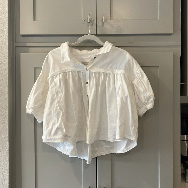 Ces Femme White Denim Button Down Top Size M New Without Tags, Perfect Condition Never Worn Please Comment/Message Any Questions, I Am Happy To Help! I Consider All Reasonable Offers! Also Please Note That If You Bundle 2+ Items In My Shop There Is A 20% Discount Everyday Spring Blouse With Buttons, White Cotton Top, Top Jeans, Denim Button Down, Jean Top, Cotton Top, White Denim, Denim Top, Cotton Tops