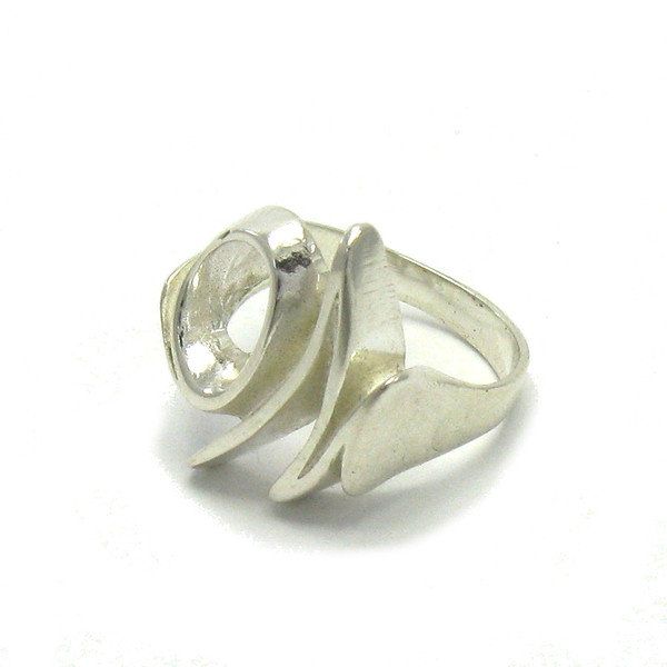 Stylish sterling silver ring,925/1000. Stamped 925.Approximate weight 6.0 grams. Top width 2.0 cm. All our jewels are made from solid sterling silver 925/1000 and are carefully crafted by hand in our family workshop. We dispatch your orders in 5 working days, worldwide and the postage is $5. We ship registered priority mail. Please allow 5-7 working days for delivery in Europe and 10-15 working days outside Europe. For any questions - please do not hesitate to contact me! Modernist Sterling Silver Wedding Rings, Sterling Silver Open Dome Ring For Anniversary, Modernist Oval Sterling Silver Ring, Sterling Silver Concave Ring Stamped 925, Sterling Silver Concave Dome Ring As Gift, Sterling Silver Modernist Rings For Gifts, Unique Formal Sterling Silver Rings, Unique Sterling Silver Rings For Formal Occasions, Sterling Silver Concave Hallmarked Rings