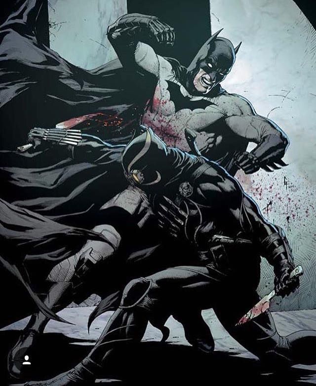 Batman vs Talon of the Court of Owls Gary Frank, Court Of Owls, Batman Batman, Adam Hughes, Batman Poster, Univers Dc, Batman Artwork, Batman And Catwoman, Comics Marvel