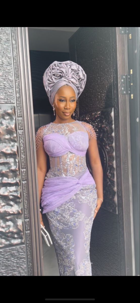 Aseobi Design, Straight Gown, Aso Ebi Lace Styles, Princess Evening Dress, Nigerian Outfits, Ankara Dress Designs, Nigerian Dress, Stylish Naija, Nigerian Lace Styles Dress