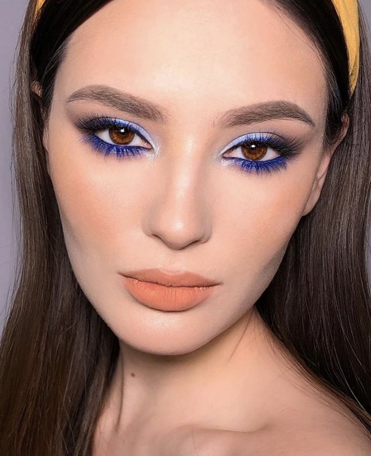 Blue Eyeliner Makeup, Heir Style, Normal Makeup, Boho Makeup, Maquillage On Fleek, Concert Makeup, Blue Mascara, Barbie Makeup, Pinterest Makeup