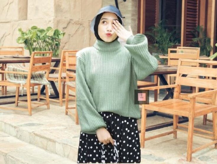 Ide Ootd Rok Polkadot Untuk Para Hijabers- Berbagai hal tentang outfit memang menarik bukan? Rok Ootd Polkadot kini sedang digandrungi masyarakat Indonesia karena cocok untuk berbagai kesempatan, mulai dari sekedar hang out hingga pergi ke pesta. Rok Ootd Polkadot Mixing and match rok polkadot memang gampang-gampang susah, jadi buat kalian yang bingung cara ootd rok… Selengkapnya »Ide Ootd Rok Polkadot Untuk Para Hijabers The post Ide Ootd Rok Polkadot Untuk Para Hijabers appe... Rok Polkadot, Hang Out, Polka Dots, Ootd