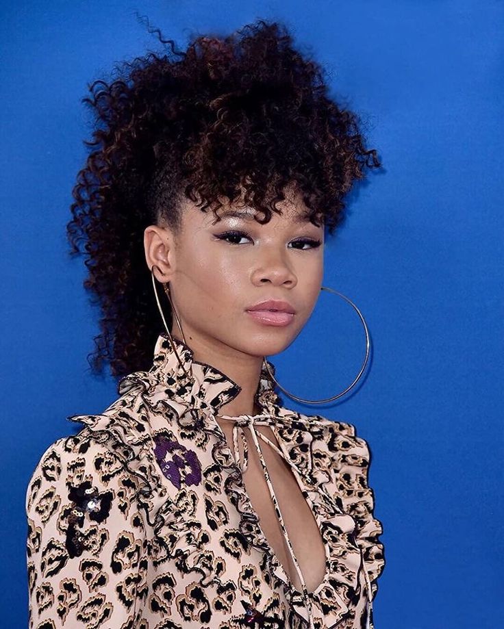 Trendy Hairstyles For Black Women, Curly Mohawk Hairstyles, Short Natural Curls, Curly Mohawk, Storm Reid, Natural Braided Hairstyles, Tapered Natural Hair, Side Swept Hairstyles, Mohawks