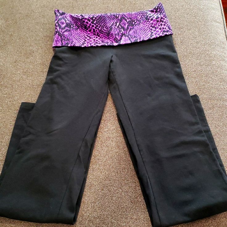 Pink Victoria's Secret Yoga Pants Size Small New Without Tags. Stretch Full Length Purple Pants, Fitted Purple Pants With Pockets, Purple Stretch Wide Leg Bottoms, Purple Full-length Pants With Elastic Waistband, Purple Full-length Bottoms With Elastic Waistband, Purple Workout Bottoms With Pockets, Purple Fitted Yoga Pants, Purple Workout Bottoms With Elastic Waistband, Sporty High Waist Purple Bottoms