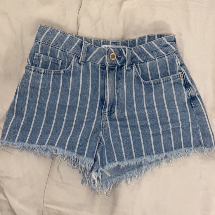 Zara Denim Pin Striped Shorts Size 00 Never Worn Denim Pins, Stripe Shorts, Zara Shorts, Pin Stripe, Striped Jeans, Cute Swimsuits, Tokio Hotel, Beautiful Clothes, Striped Shorts