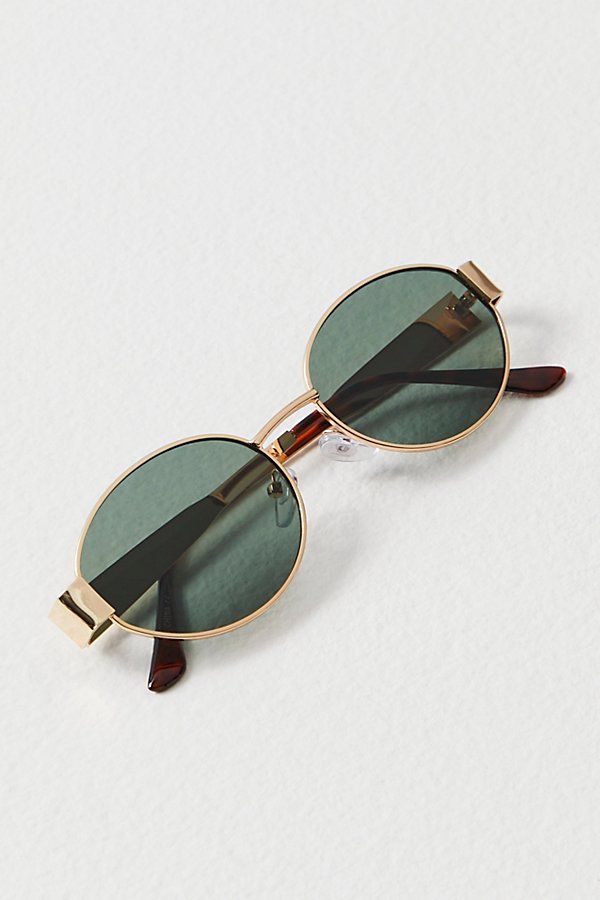 Free People Sunglasses, Sunglasses Trend 2024, Cute Sunnies, Eye Glasses 2024, Funky Glasses Frames For Women, Women’s Sunglasses, Tawny Autumn, Where To Buy Sunglasses, Meller Sunglasses