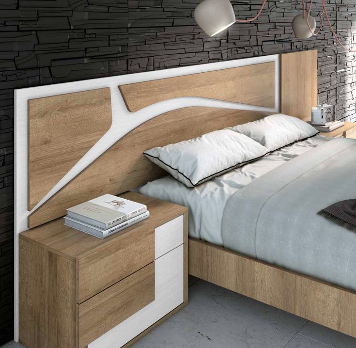 Si buscas ideas para tu dormitorio, no te pierdas este precioso cabecero en madera noga con detalles blanco y sus mesitas de noche a juego. Mdf Bed Design, Decent Bed Design, Bed Side Table Design, Bed Back Design, Iron Furniture Design, Bed Design Ideas, Bed Headboard Design, Bedroom Interior Design Luxury, Wooden Bed Design