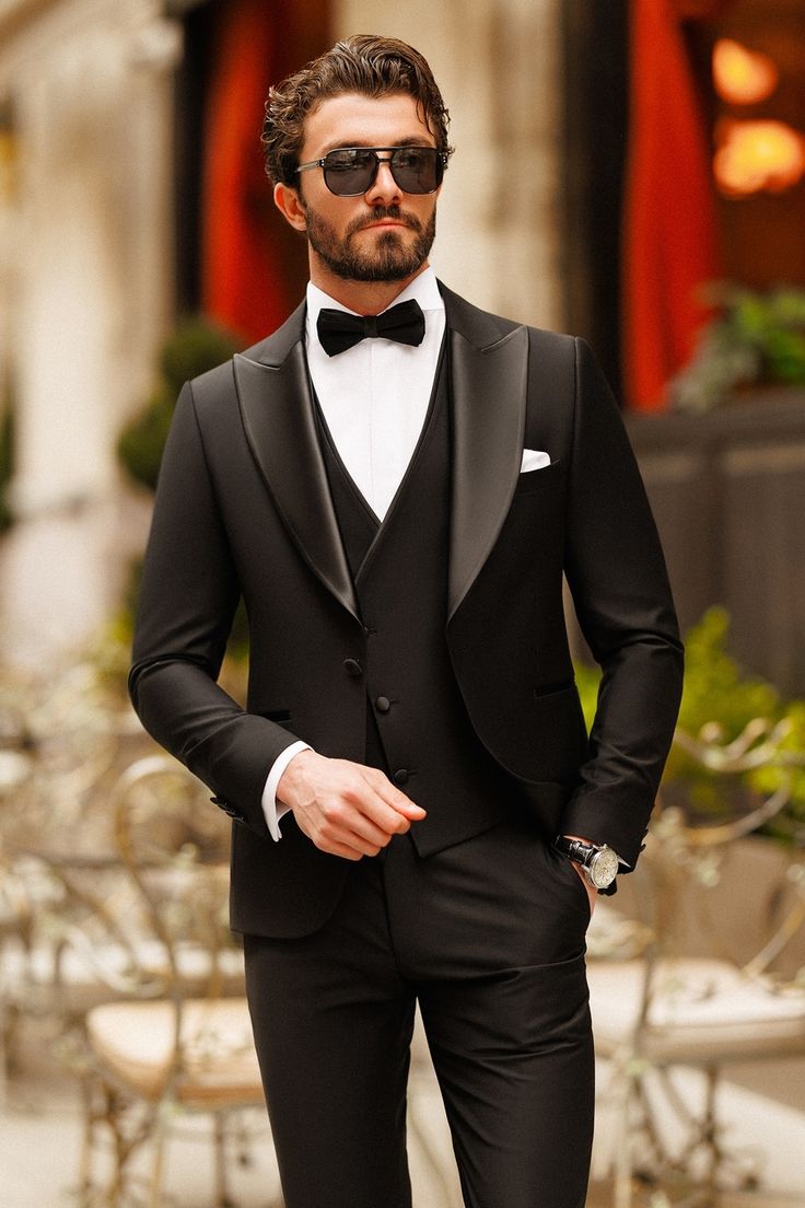 Kingdom Husband, Best Wedding Suits For Men, Black Three Piece Suit, Wedding Suits Men Black, Blazer Waistcoat, Indian Wedding Suits Men, Black Tuxedo Suit, Best Wedding Suits, Suit Groom