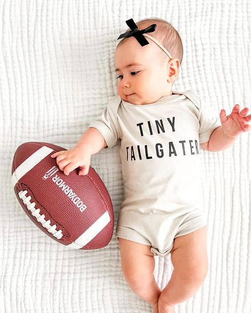 Sundays Are For Football, Football Onesie, Monthly Baby Pictures, Funny Onesies, Newborn Onesies, Sewing Business, Funny Baby Onesies, Custom Kids, Ink Wash