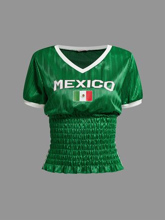 Diy Sports Shirts, Mexican Inspired Outfit, Cute Jersey Outfits, Reworked Jersey, Green Top Women, Sweet 16 Outfits, Reworked Clothes, Mexico Shirt, Monochromatic Fashion