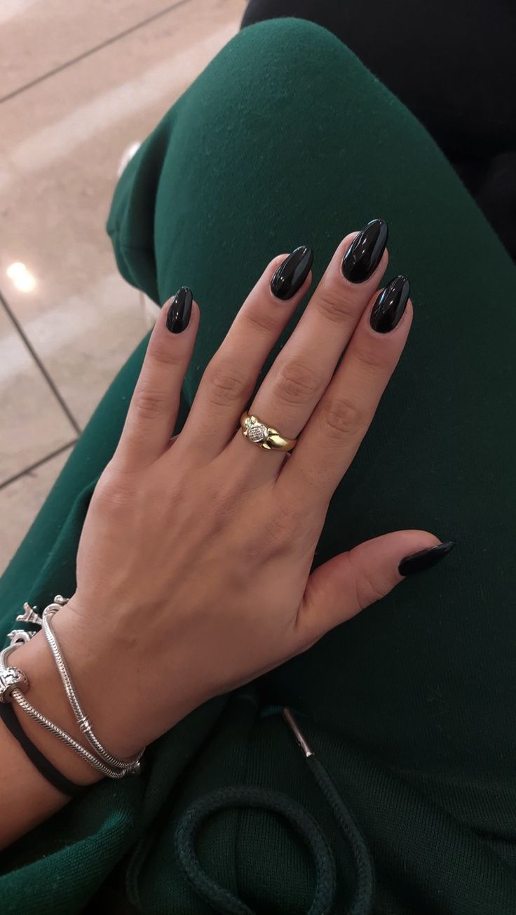 Black Nail Almond Shape, Glossy Black Almond Nails, Plain Black Almond Nails, Black Medium Almond Nails, Simple Black Almond Nails, All Black Almond Nails, Short Black Almond Acrylic Nails, Black Almond Shape Nails, Black Medium Length Nails