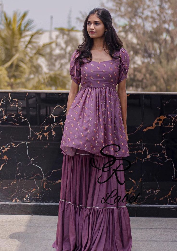 Short Frock Suit Design, Lehnga With Short Kurti Design, Sarara Dress Hairstyle, Lavender Kurti Designs, Frock Suit Design, Suits For Women Indian, Silk Dress Design, Knee Length Dresses Casual, Silk Kurti Designs