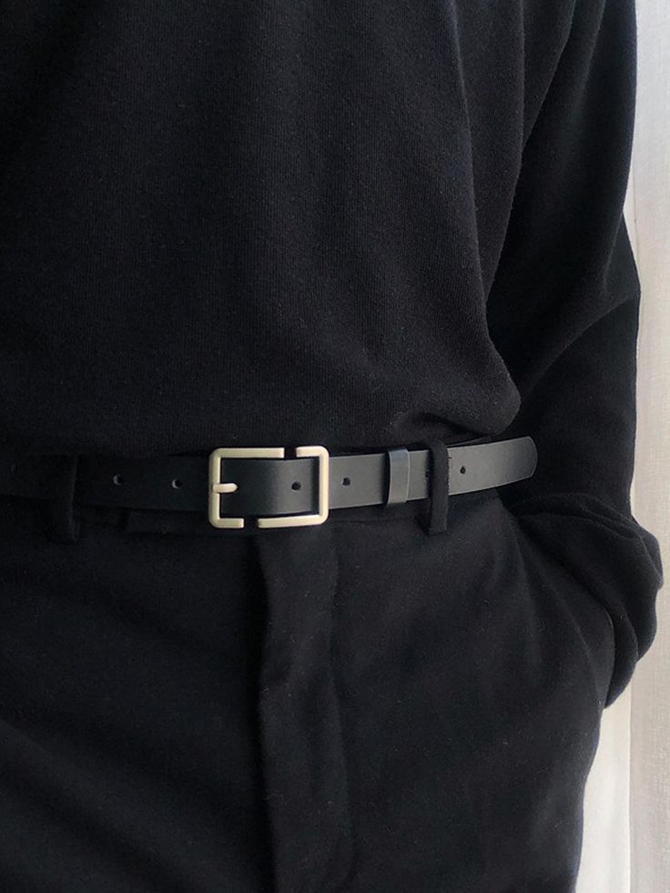 All Black Accessories Men, Mens Streetwear Belts, Korean Men Accessories, Belt Aesthetic Men, Formal Belts For Men, Men Belt Outfit, Belt Outfit Men, Types Of Belt, Black Belt Outfit