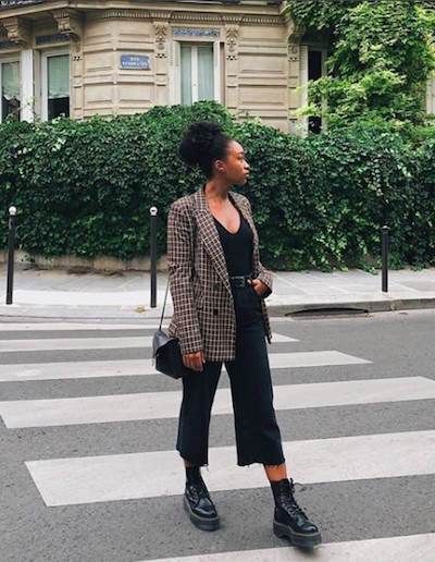 70+ Best Dr. Martens Outfit Ideas To Wear [2024]: How To Style Doc Martens Dr Martens Outfit, Martens Style, Doc Martens Outfit, Look Retro, Cooler Look, Looks Black, Blazer Outfits, A Cross, Sweaters And Jeans