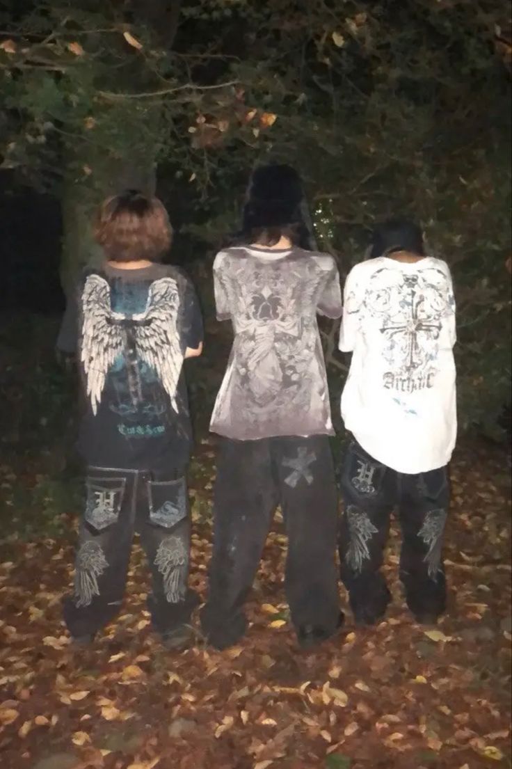 Emo Pics Aesthetic, Sigilkore Outfits, Early 2000s Older Brother Aesthetic, Cybergrunge Outfit, Drain Gang Outfit, 2000s Older Brother Core Outfits, 2000 Skater Style, Skater Astethic, Empyre Pants Outfits