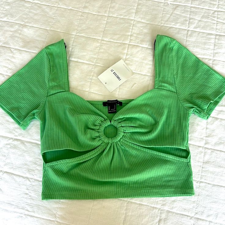 Forever 21 Green Cutout Crop Top With Cute Circle Detail. This Crop Top Would Be Cute With Shorts For The Summer. Two Cut Outs Below The Chest. Size Small. Brand New With Tags. Crossover Crop Top, Polka Dot Crop Top, Cutout Crop Top, Black Lace Crop Top, Black Crop Top Tank, Off Shoulder Crop Top, Black Camis, Purple Top, Forever21 Tops