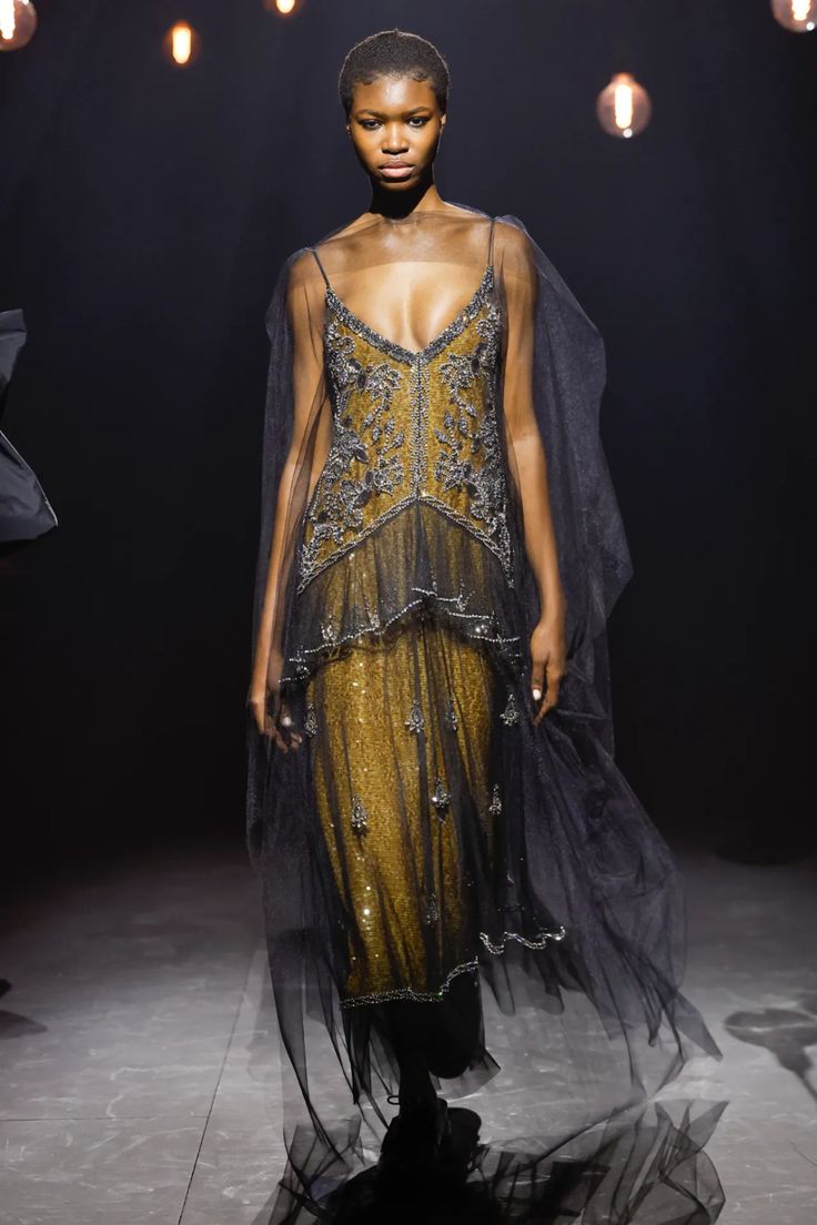 Erdem RTW Fall 2023 [ PHOTOS ] Lace Trend, Amazing Fashion, Sparkle Dress, Stunning Gowns, Boho Fall, Fall 2023, Fashion Seasons, Marchesa, Evening Attire