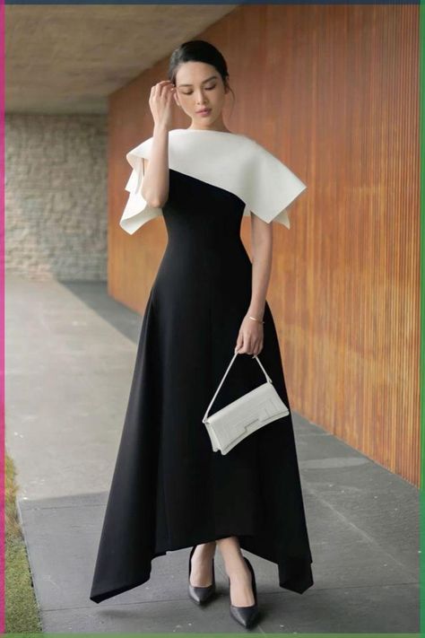 Classic Black And White Outfits, Fancy Dinner Aesthetic Outfit, Elegant Dresses Classy Rich Black, Classic Dress Vintage Classy, Black And White Dress Aesthetic, Dress For Broad Shoulder Women, Midi Elegant Dress Classy Chic, Symphony Outfit Orchestra, Dress 2024 Trend