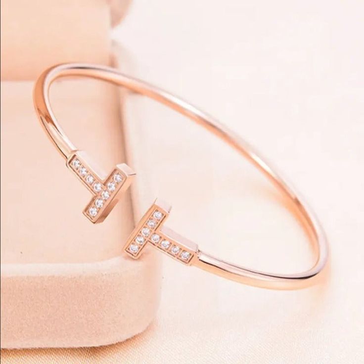 Brand New 14k Gold Women's T Bangle Bracelet 14k Pink Rose Gold Plated Sterling Silver Genuine 2ct Radiant Cut Lab Created Diamonds Adjustable Size Retail Price $350 Buy With Confidence From A Top Rated Seller With A 99%+ Feedback Rating! A0173 (Id-277) Rose Gold Diamond Bangle With Vvs Clarity, Fine Jewelry Rose Gold Bracelets With Vvs Clarity, Modern Rose Gold Tennis Bracelet As A Gift, Modern Rose Gold Tennis Bracelet For Gift, Modern Rose Gold Tennis Bracelet As Gift, Rose Gold 14k Diamond Bangle Bracelet, Rose Gold Vvs Clarity Bracelet, Elegant Tan Jewelry For Formal Occasions, Vvs Clarity Rose Gold Diamond Bracelet As Gift