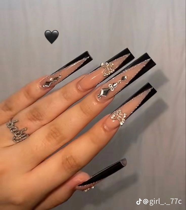 Black Nail Designs Rhinestones, Gothic Long Nails, Black Nail Sets Designs, Black Long Nails Ideas, Black Xl Nails, Black Buchona Nails, Black Long Nails Designs, Long Black Nail Designs, Nails Acrylic Long Black