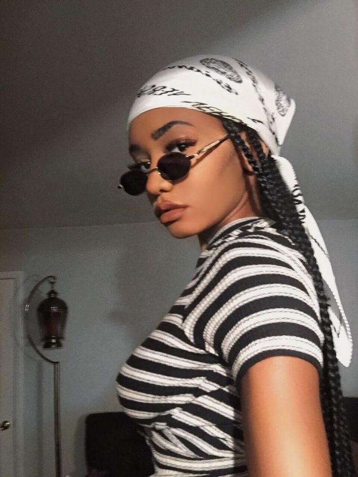 @matiasines7 Music Festival Makeup, Sunglasses For Your Face Shape, Looks Hip Hop, Bandana Hairstyles, Box Braids Hairstyles, Grunge Hair, Black Girls Hairstyles, Black Is Beautiful, Scarf Hairstyles