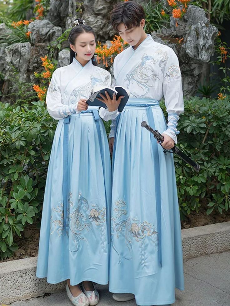 Chinese Fashion Men, Chinese Clothing For Men, Imperial Clothing, Traditional Vietnamese Clothing, Chinese Fancy Dress, Vietnamese Clothing, Traditional Asian Dress, Ancient Chinese Clothing, Chinese Traditional Clothing