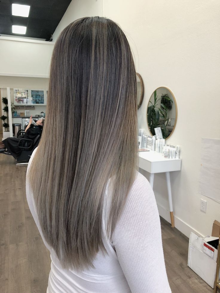 Straight Ash Blonde Balayage, Ashy Brown Balayage With Silver Tones, Grey Balayage Straight Hair, Silver Ash Balayage, Ash Grey Balayage Straight Hair, Silver Balayage Straight Hair, Ash Balayage Straight Hair, Shadow Balayage Ash Brown, Ash Hair Ideas