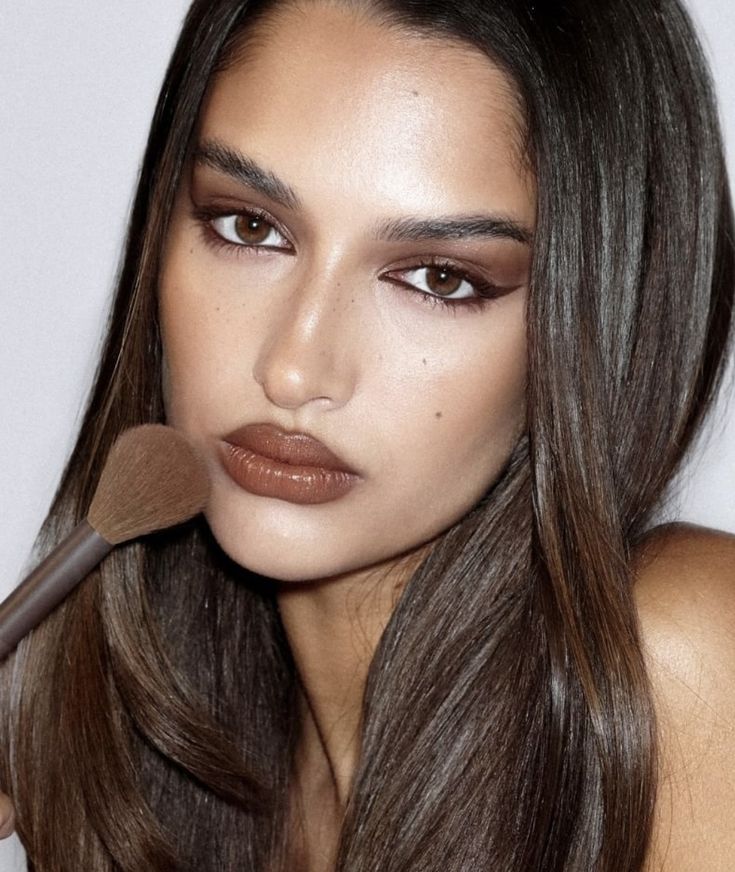 All Brown Makeup, Dark Soft Natural Kibbe, Dark Lips Makeup Look, Brown Espresso Makeup, Dark Asian Makeup Looks, Latte Makeup Look Brown Skin, Dark Fall Makeup, Pale Skin Dark Hair Makeup, Fall Lip Combo